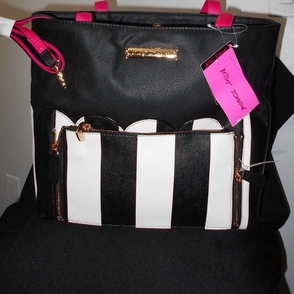 Betsey Johnson Handbags - Betsey Johnson BLACK AND WHITE STRIPED TOTE